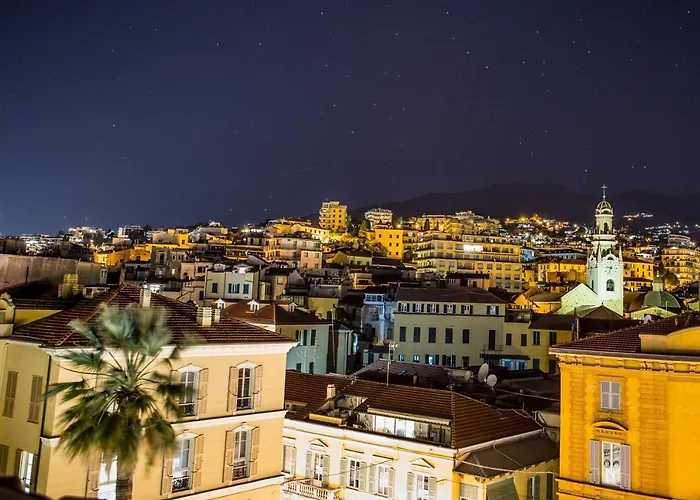 Mansarda Luminosa In Centro A Sanremo